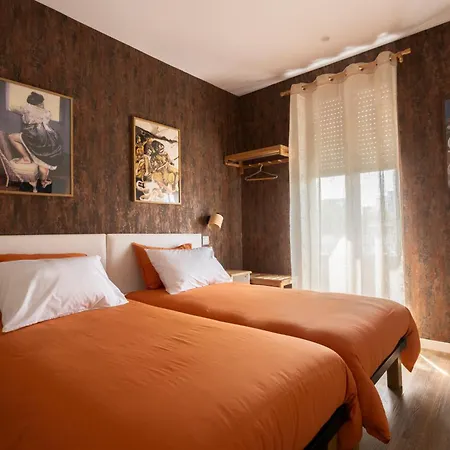 Art-inspired - Ensuite Double With Ac And Workspace In