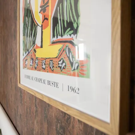 Hostal Art-inspired - Ensuite Double With Ac And Workspace In