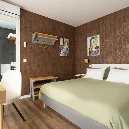 Hostel Art-inspired - Ensuite Double With Ac And Workspace In