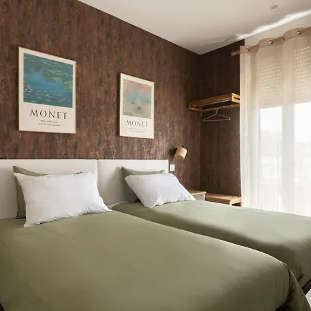 Hostel Art-inspired - Ensuite Double With Ac And Workspace In Porto