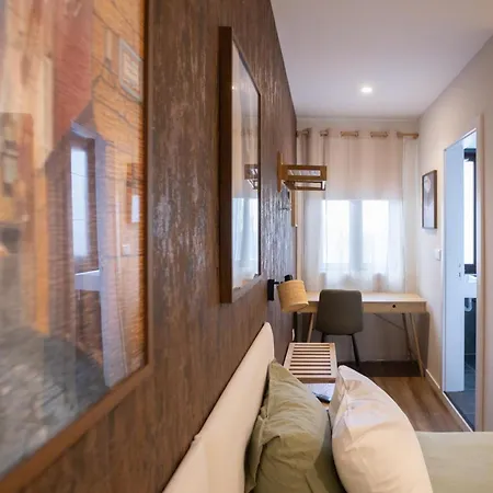 Hostel Art-inspired - Ensuite Double With Ac And Workspace In *