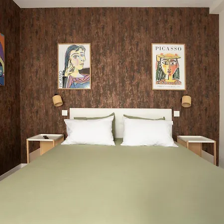 Hostal Art-inspired - Ensuite Double With Ac And Workspace In