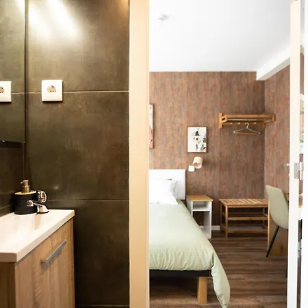 Art-inspired - Ensuite Double With Ac And Workspace In * Oporto