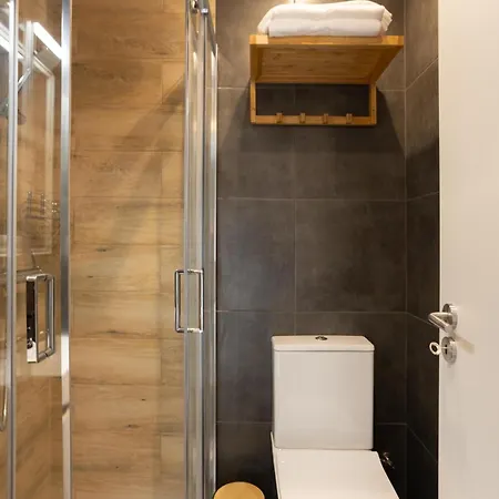 Hostal Art-inspired - Ensuite Double With Ac And Workspace In