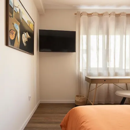 Hostel Art-inspired - Ensuite Double With Ac And Workspace In